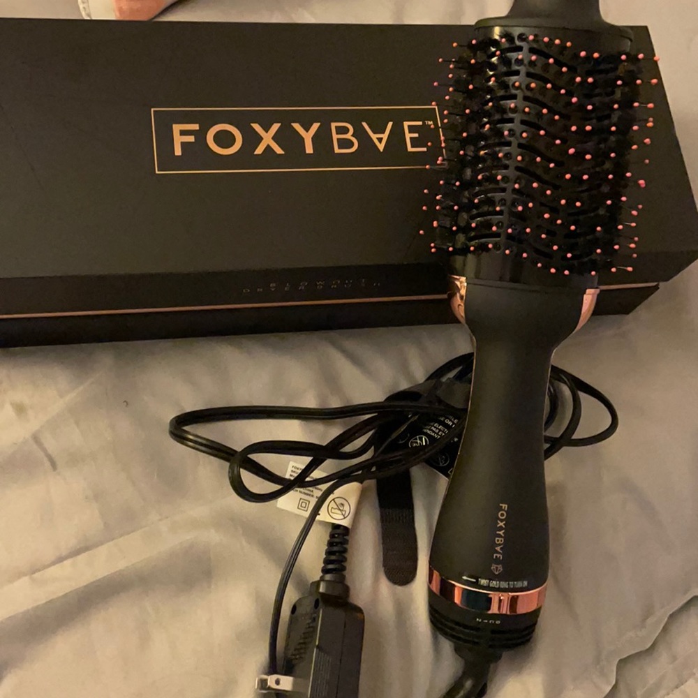 Rose Gold Pro Foxy Bae blow dry brush with original box